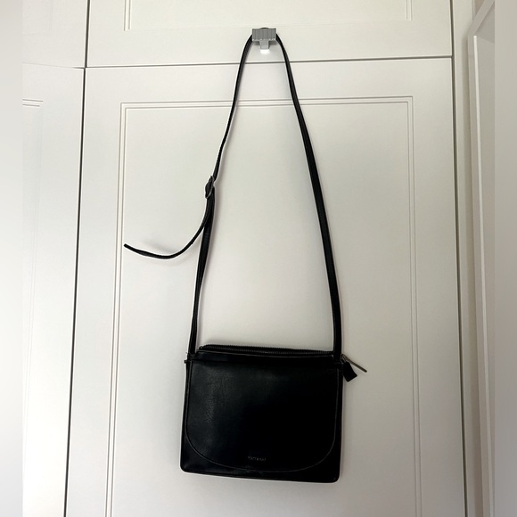 Black Matt and Natt cross body purse - Picture 1 of 2